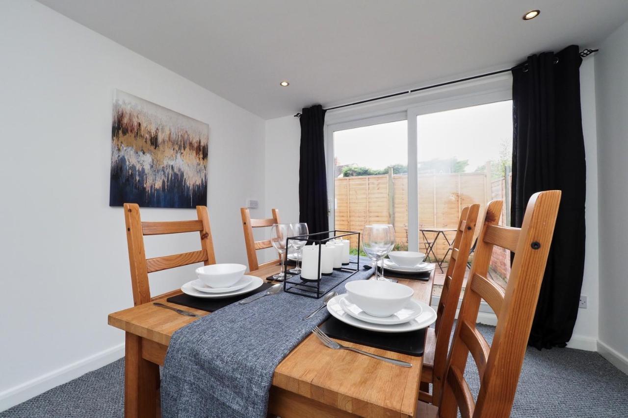 Home In Wellesbourne - Contractors - Families - Reduced Rates エクステリア 写真