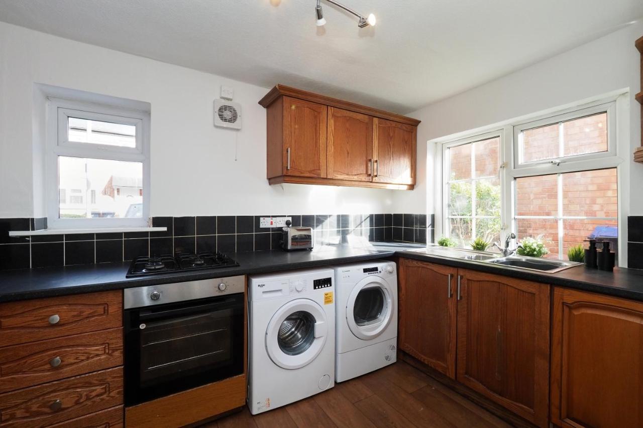Home In Wellesbourne - Contractors - Families - Reduced Rates エクステリア 写真