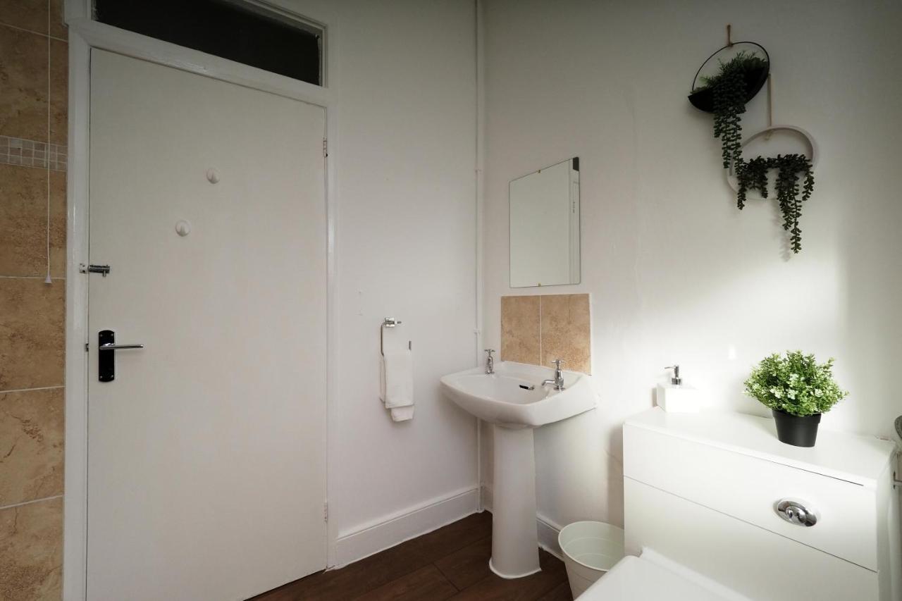 Home In Wellesbourne - Contractors - Families - Reduced Rates エクステリア 写真